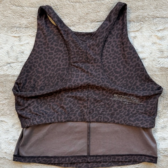 BEYOND YOGA Women's SoftMark Refocus Cropped Tank In in Charcoal Animal Print - Picture 8 of 15
